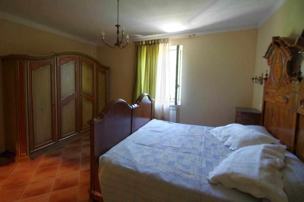 Agriturismo Mulino Del Castello Nasino الغرفة الصورة
